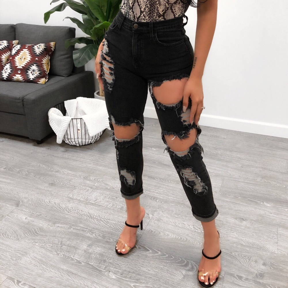 Laura’s Boutique Alexa Distressed Mom Jeans
